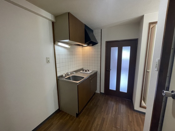 キッチン　※別部屋の写真です