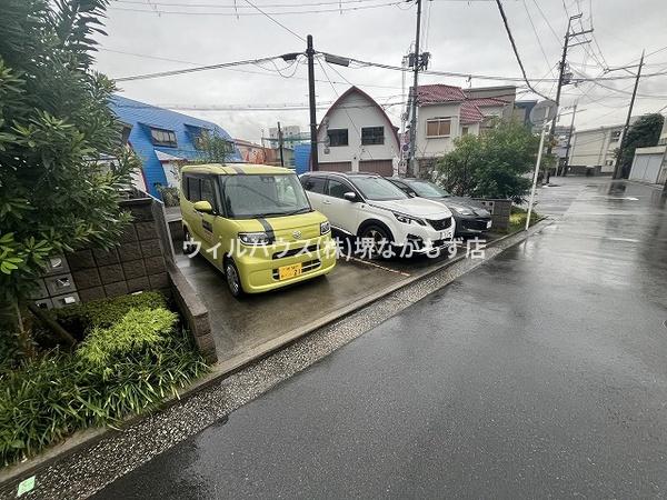駐車場　敷地内駐車場！