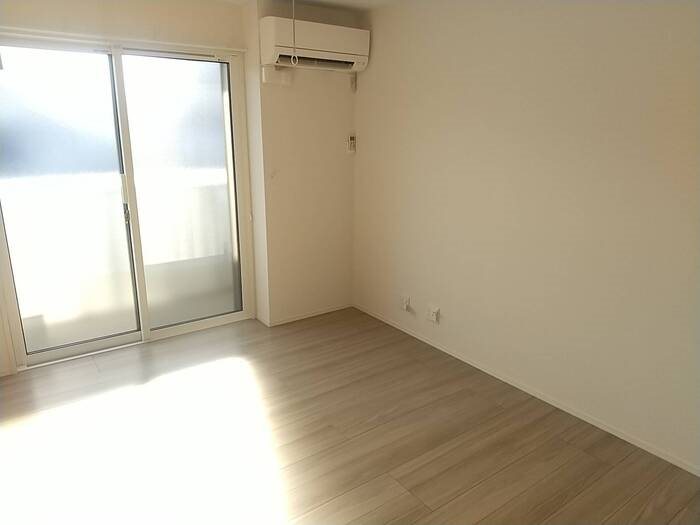 居室・リビング　11.3畳の明るいお部屋です。