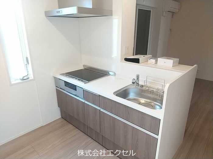 キッチン　コンロ付きカウンターキッチンです。