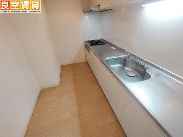 キッチン　※同タイプの間取り写真を使用。現状優先。