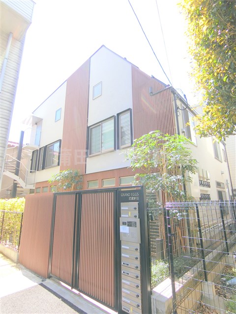 建物外観　2019年2月築　木造地上3階建て総戸数8戸インターネット無