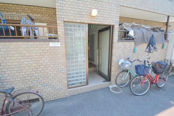 エントランス　綺麗なエントランスです。
