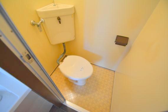 トイレ　清潔感のあるトイレは、誰もがリラックスできる空間です。