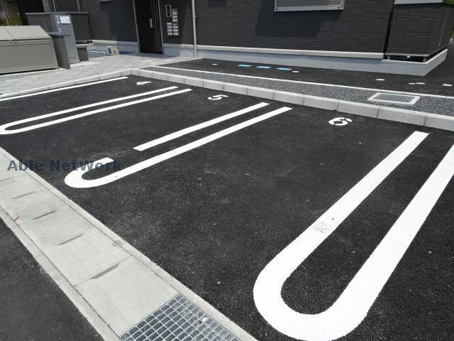 駐車場　駐車場