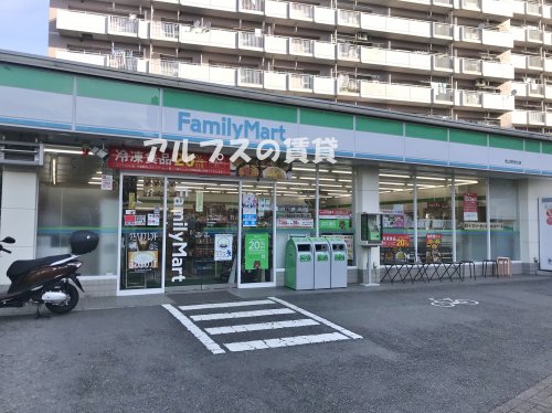 コンビニ　ファミリーマート 松山明神台店（コンビニ）まで462m