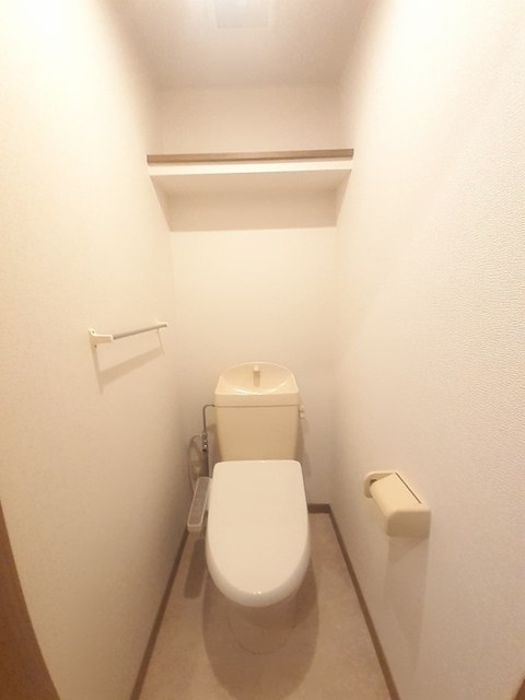 ＪＲ紀勢本線 紀三井寺駅 徒歩10分 6階建 築25年のトイレ写真