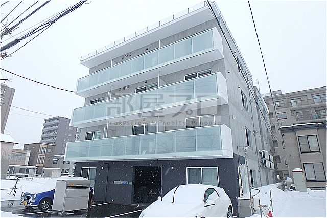 地下鉄南北線 北２４条駅 徒歩10分 築8年