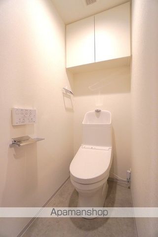 都営浅草線 宝町駅 徒歩3分 12階建 築3年のトイレ写真