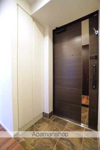 都営浅草線 宝町駅 徒歩3分 12階建 築3年の玄関写真