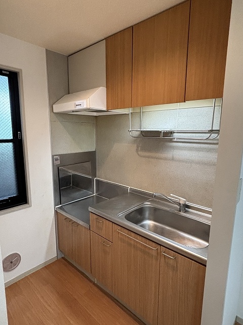 2路線利用可 2面採光 2DK オモニア EILのキッチン写真