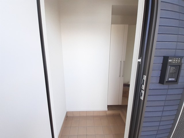 カトレアIの玄関写真