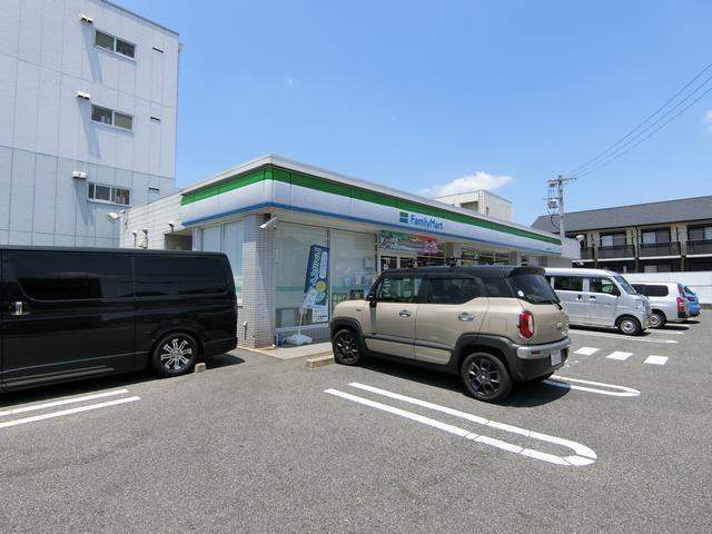 コンビニ　ファミリーマート春日井西本町店（コンビニ）まで438m