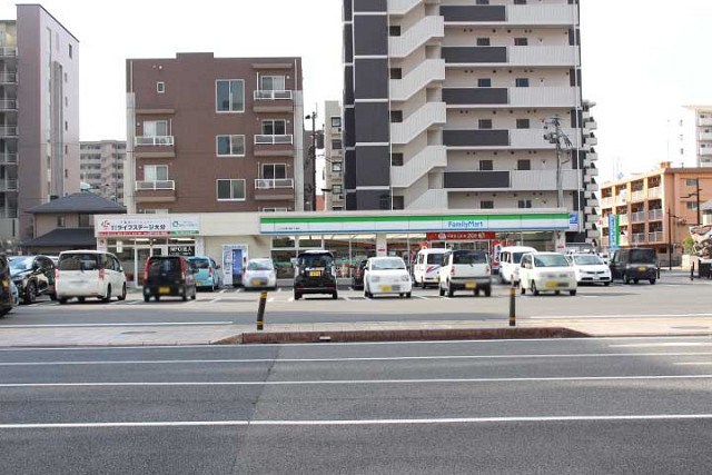 コンビニ　ファミリーマート大分東大道１丁目店（コンビニ）まで240m