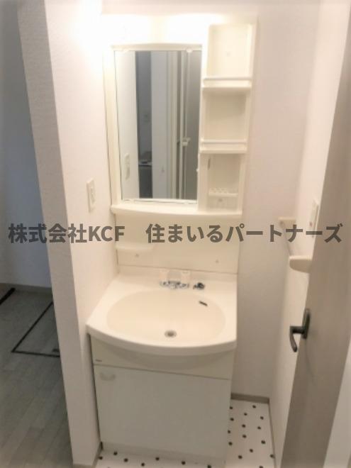洗面設備　コンパクトで使いやすい洗面所