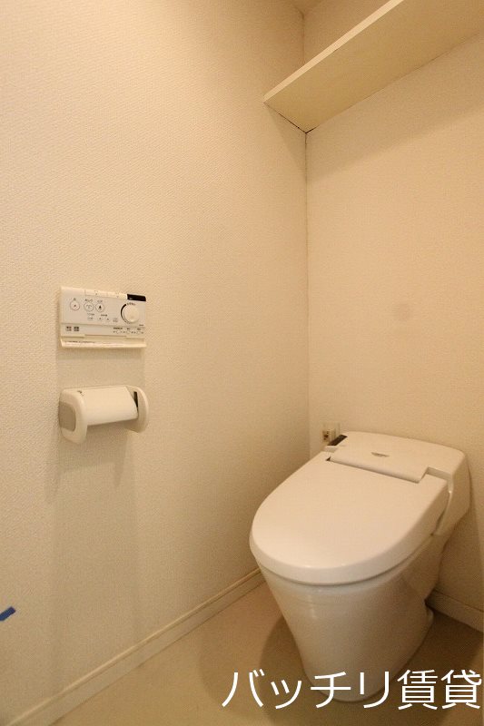 トイレ　類似写真使用のため、現状優先。