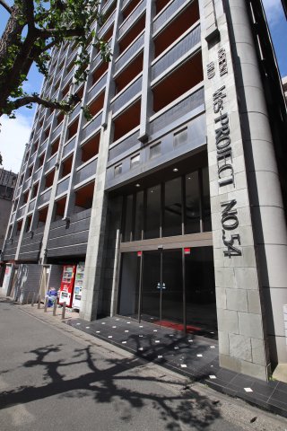 エントランス　ゆとりのあるエントランスです
