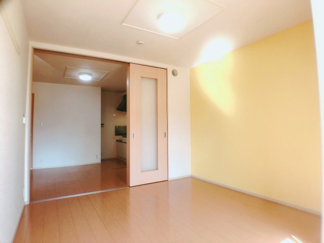 居室・リビング　DK7.6帖と繋げて使えば13.4帖のリビングに早変わり