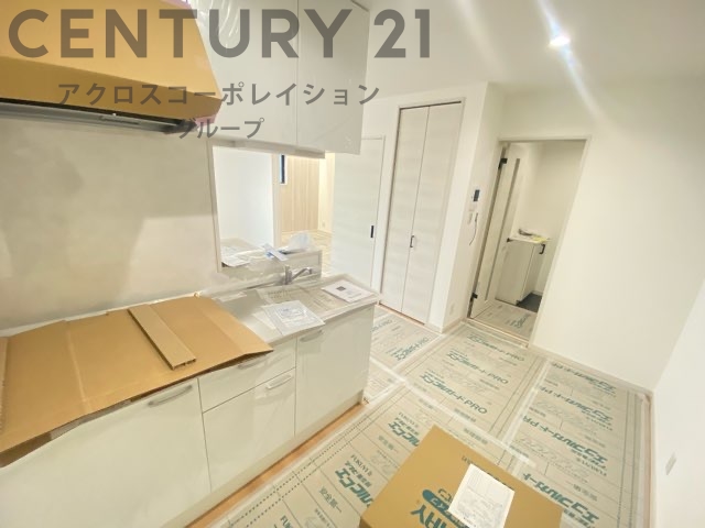 キッチン　収納豊富なシステムキッチンガスコンロ