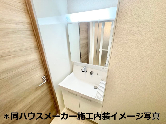 洗面設備　＊同ハウスメーカー施工内装イメージ写真