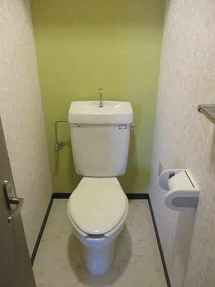 東武伊勢崎線 蒲生駅 徒歩3分 7階建 築31年のトイレ写真