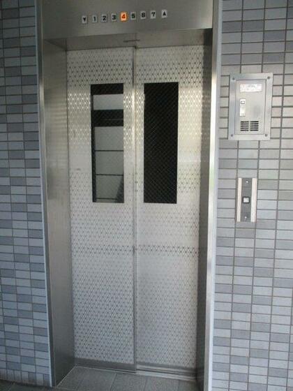 東武伊勢崎線 蒲生駅 徒歩3分 7階建 築31年の外観写真
