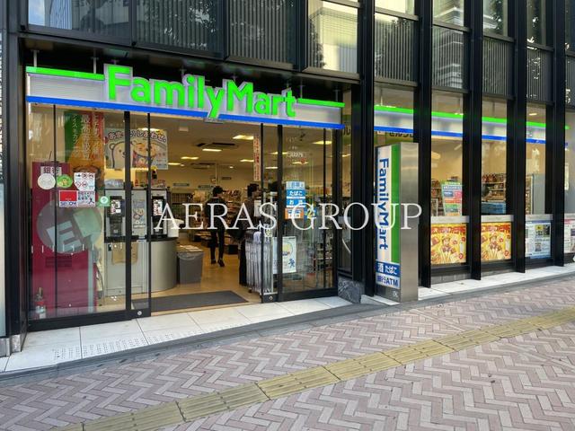 コンビニ　ファミリーマート 渋谷公園通り店（コンビニ）まで208m