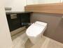 トイレ　スタイリッシュなタンクレスのトイレです