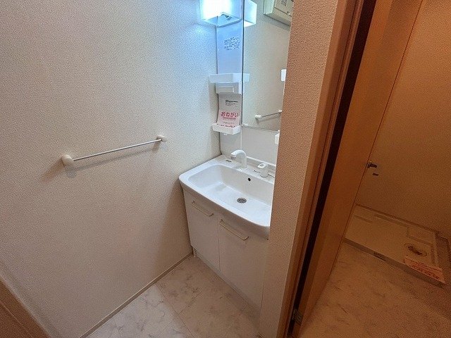 洗面設備　コンパクトで使いやすい洗面所