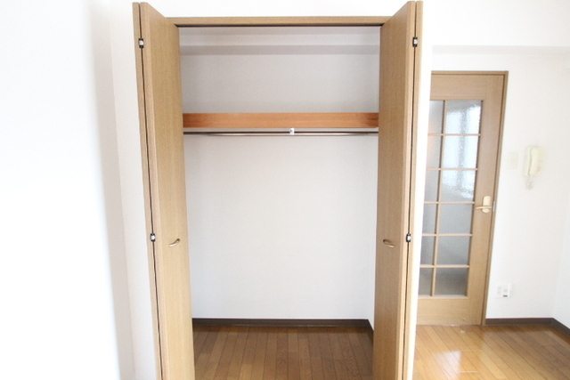 収納　写真は違う号室です。