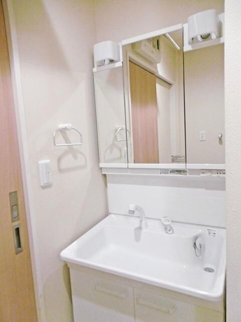 東急田園都市線 三軒茶屋駅 徒歩2分 3階建 築13年の内装写真