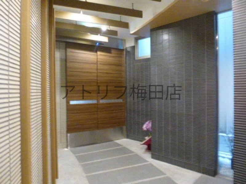 地下鉄四つ橋線 四ツ橋駅 徒歩6分 10階建 築13年の外観写真