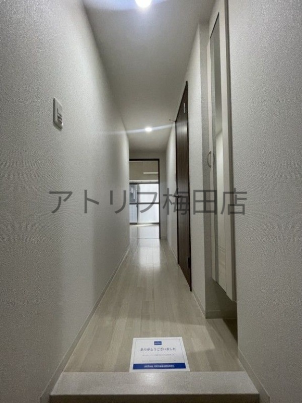 地下鉄四つ橋線 四ツ橋駅 徒歩6分 10階建 築13年の玄関写真