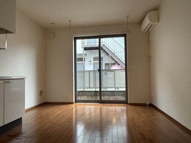 プレジール・Mの居間写真