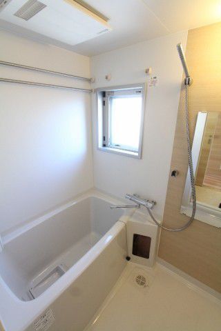 バス・シャワールーム　■浴室暖房乾燥機能