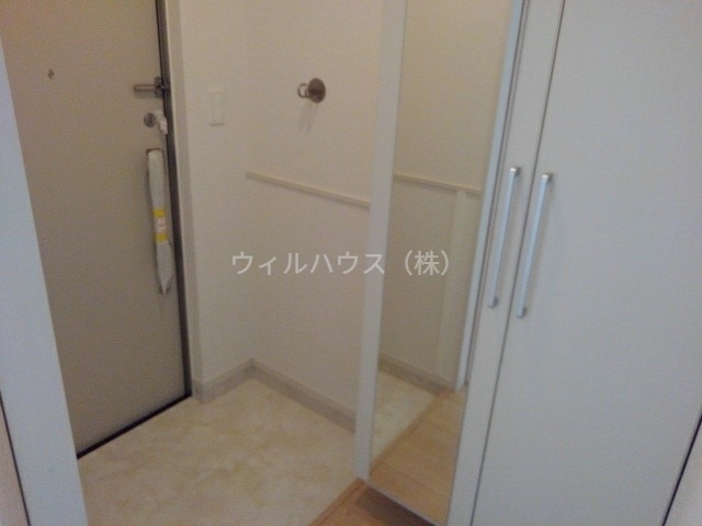 玄関　同施工会社イメージ。