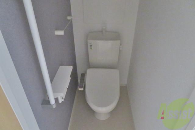 トイレ　トイレはウォシュレット付きです。シャワートイレは嬉しいですね