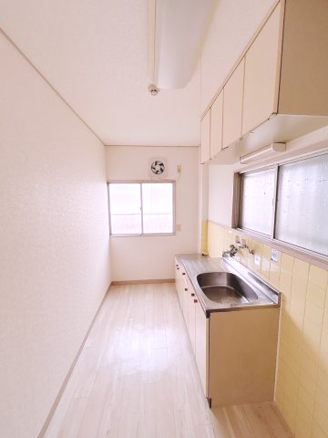 地下鉄今里筋線 清水駅 徒歩5分 3階建 築57年のキッチン写真