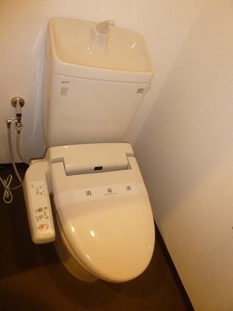 トイレ　別タイプ部屋　参考写真です