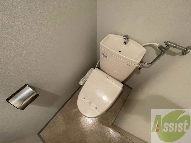 地下鉄東西線 琴似駅 徒歩11分 4階建 築13年のトイレ写真