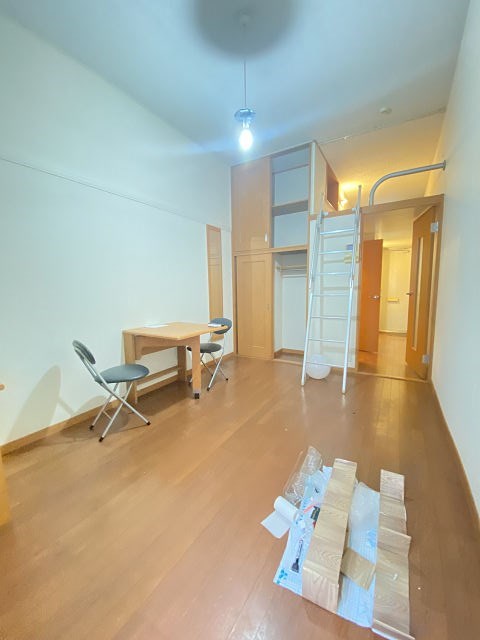 レオパレスクレベールの居間写真