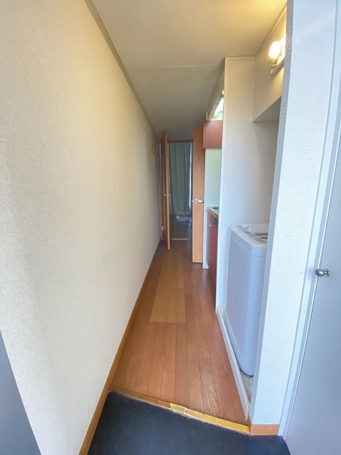 レオパレスクレベールの玄関写真