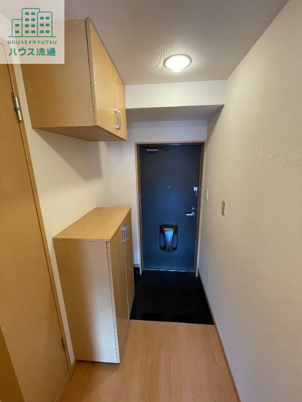玄関　※別号室の写真になります。