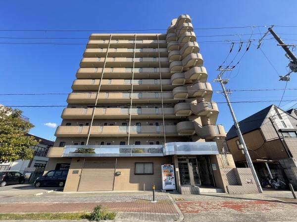 建物外観　スーパー近くで好立地♪
