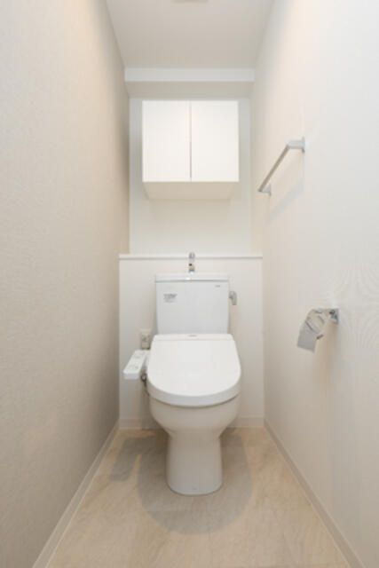 ＪＲ中央線 西荻窪駅 徒歩3分 10階建 築9年のトイレ写真