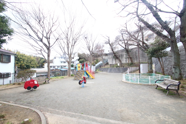 公園　公園（公園）まで64m