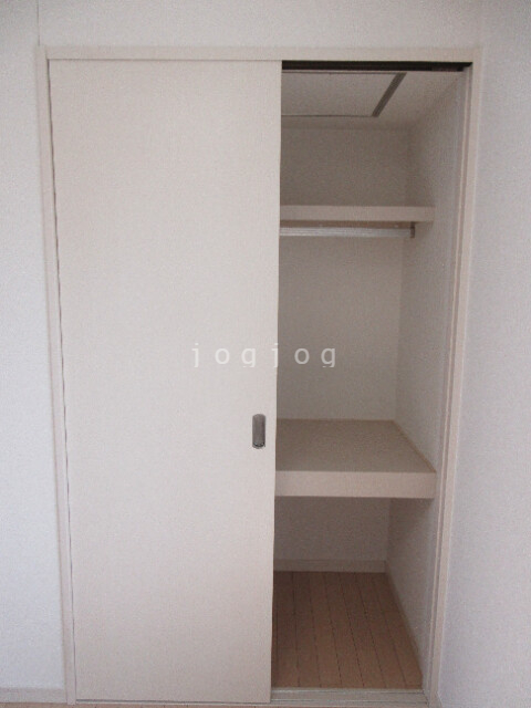 収納　収納が大きく、たくさんものが入ります。