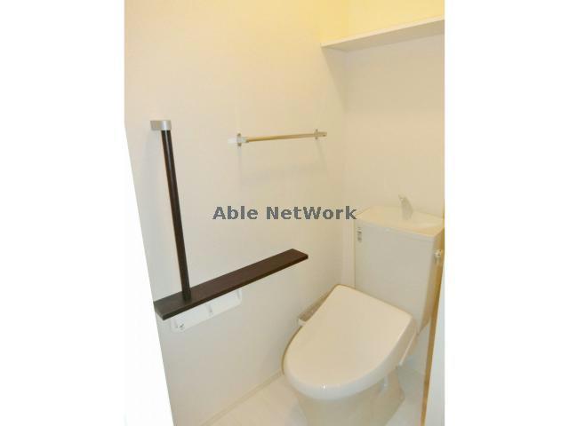 西尾市 2階建 築7年のトイレ写真
