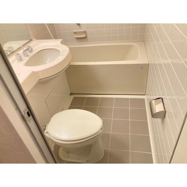 阪急神戸線 芦屋川駅 徒歩8分 5階建 築37年のトイレ写真