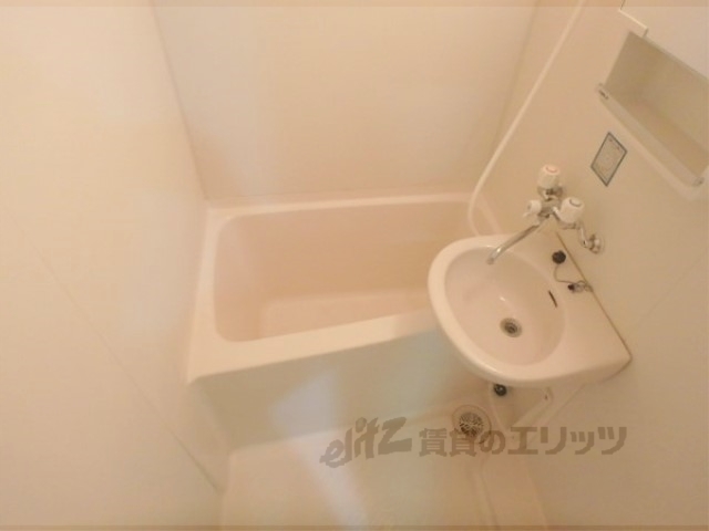 バス・シャワールーム　バス